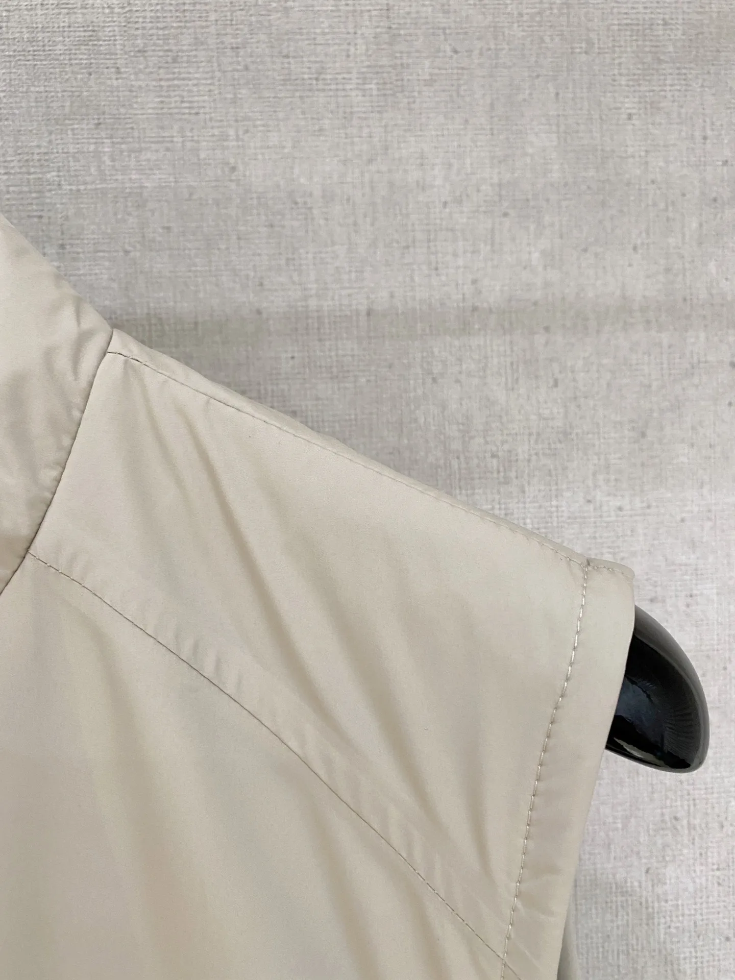 Zegna ： ， ， ， 、 ， ； ，Breathable ， ， 。 ： logo， ； ， ， ； ， ， ； ， ， 。 ： ， ， ； ， ， T 、 、 ； ， ； ， ， 。 ： 、 、 ， ， Versatile 。 ：Cream White、 、Navy Blue 、Black Sizes：M-4XL